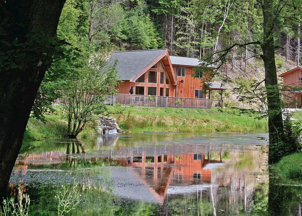 Penvale Lakes Lodges Лланголлен Экстерьер фото